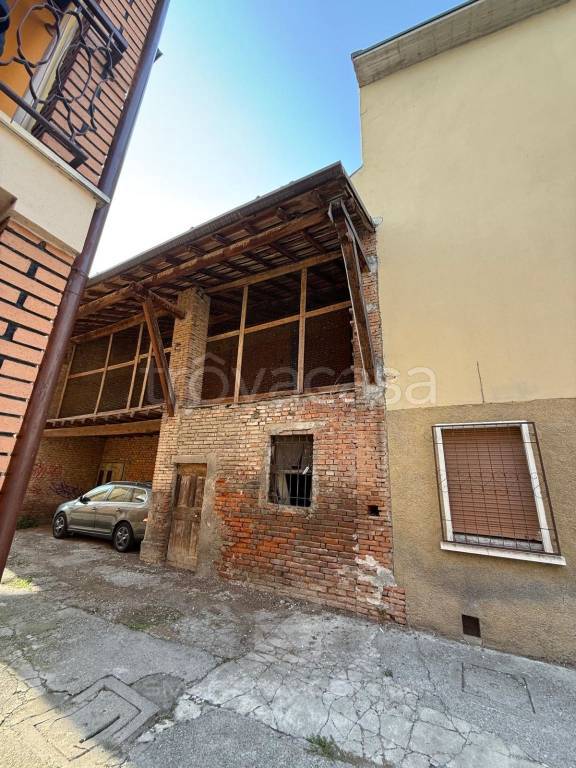 casale in vendita a Capriano del Colle