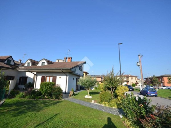 casa indipendente in vendita a Capriano del Colle