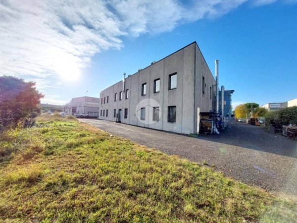 capannone in vendita a Capriano del Colle