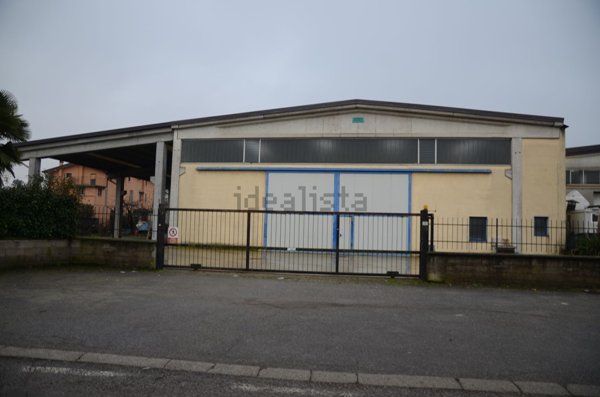 capannone in vendita a Capriano del Colle