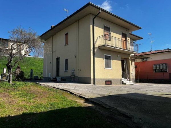 casa indipendente in vendita a Capriano del Colle