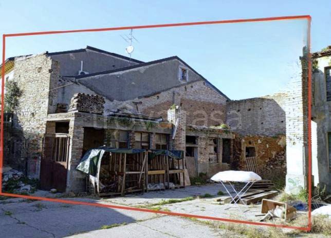 locale commerciale in vendita a Capriano del Colle