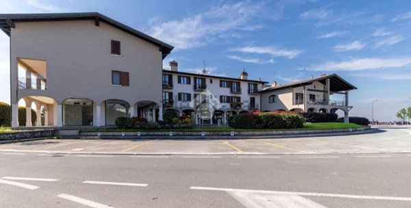 locale commerciale in vendita a Capriano del Colle