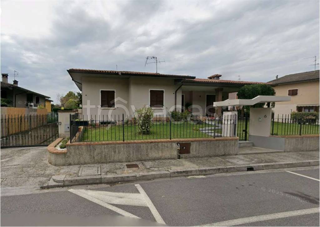 casa indipendente in vendita a Capriano del Colle