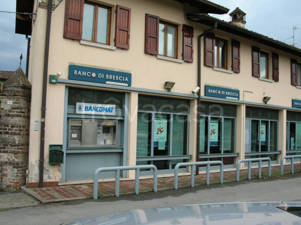negozio in vendita a Capriano del Colle