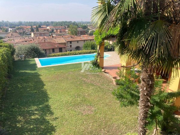 casa indipendente in vendita a Capriano del Colle