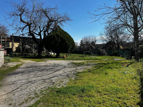 terreno in vendita a Capriano del Colle