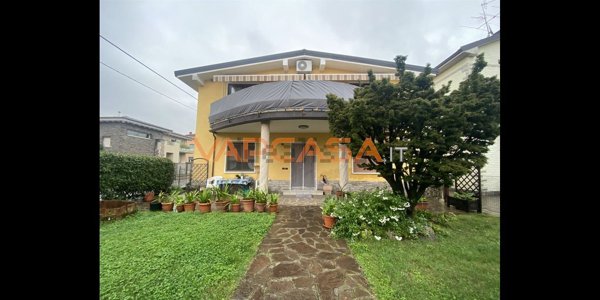 casa indipendente in vendita a Capriolo