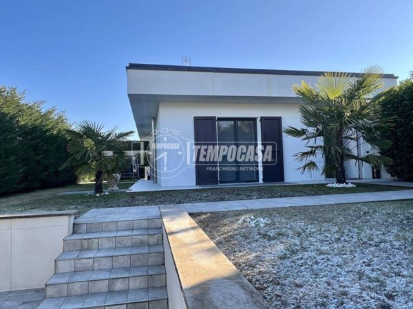 casa indipendente in vendita a Capriolo