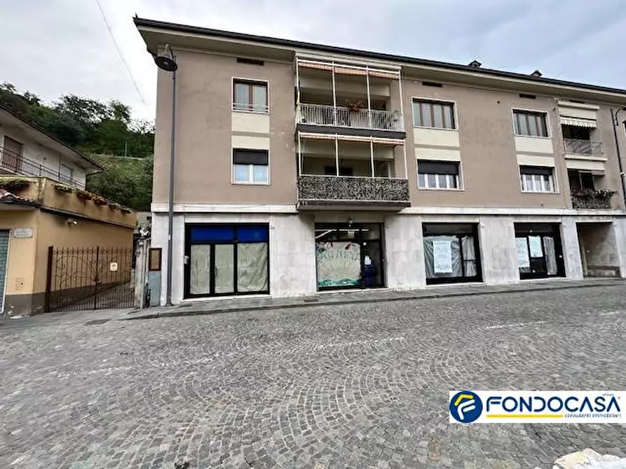 locale commerciale in vendita a Capriolo