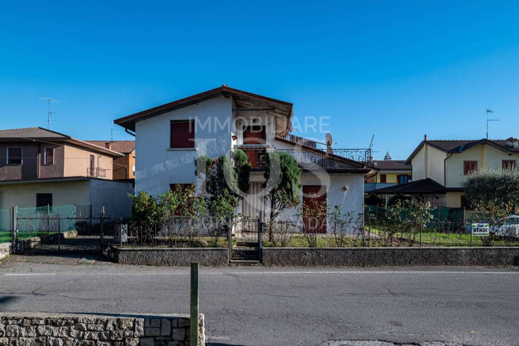 casa indipendente in vendita a Capriolo