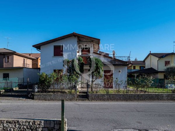 casa indipendente in vendita a Capriolo