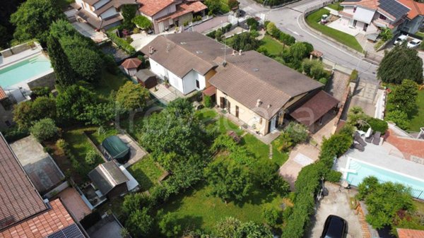 casa indipendente in vendita a Capriolo