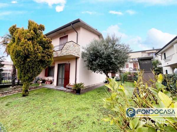 casa indipendente in vendita a Capriolo