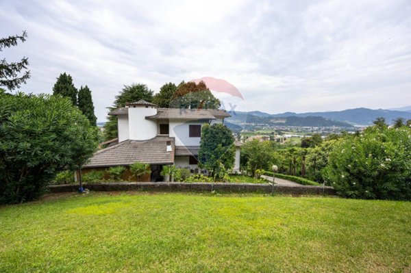 casa indipendente in vendita a Capriolo