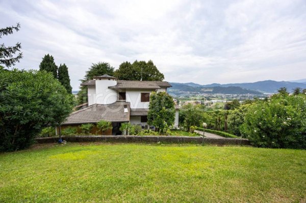 casa indipendente in vendita a Capriolo