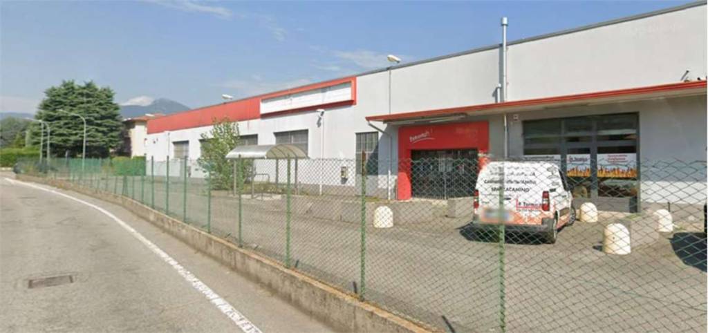 negozio in vendita a Capriolo