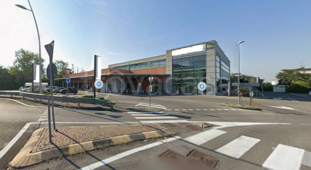 negozio in vendita a Capriolo