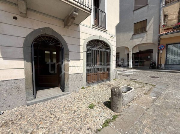 negozio in vendita a Capriolo