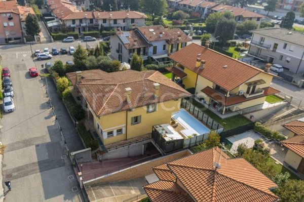 casa indipendente in vendita a Capriolo