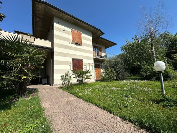 casa indipendente in vendita a Capriolo