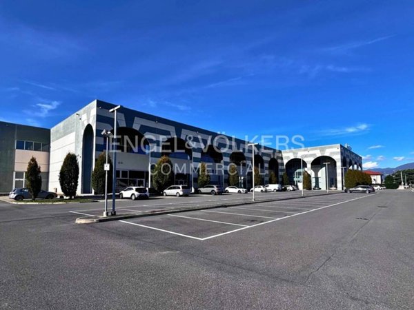 negozio in vendita a Capriolo