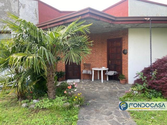 casa indipendente in vendita a Capriolo