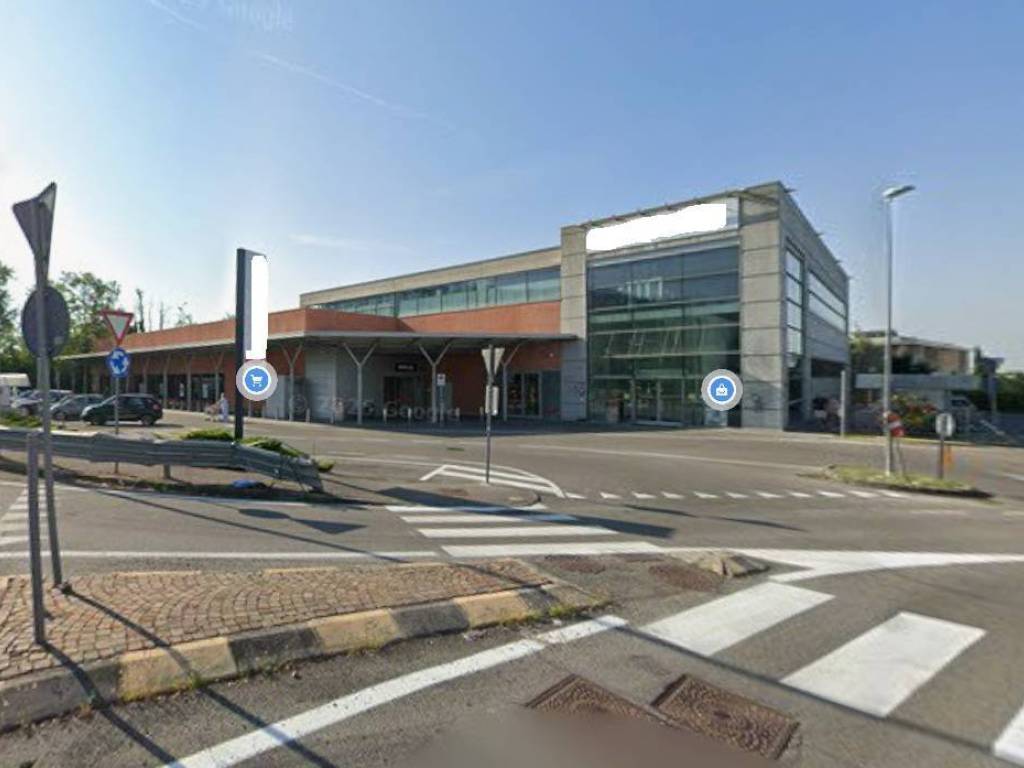 negozio in vendita a Capriolo