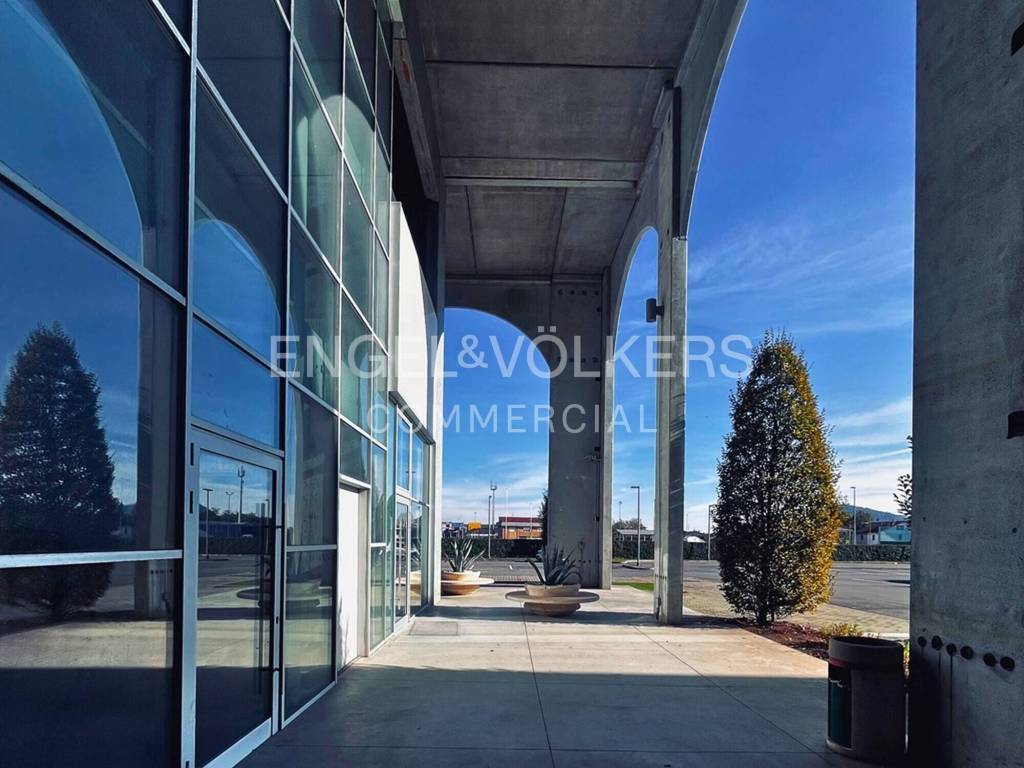 negozio in vendita a Capriolo