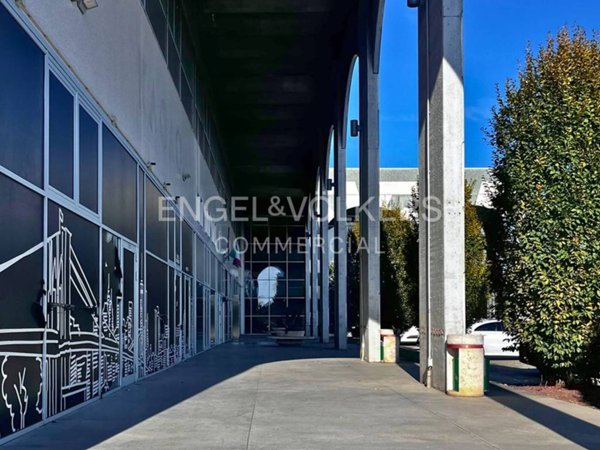 negozio in vendita a Capriolo