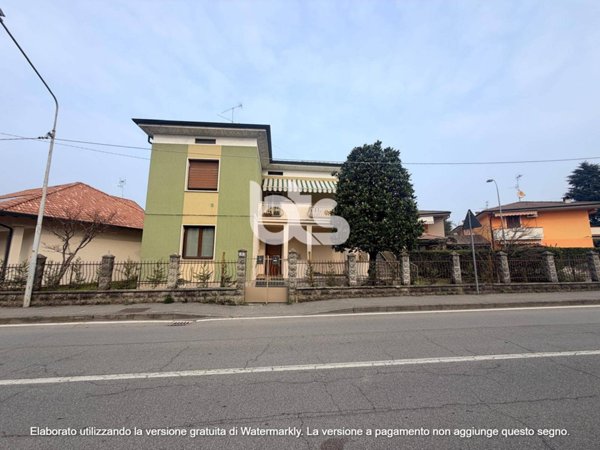 casa indipendente in vendita a Capriolo