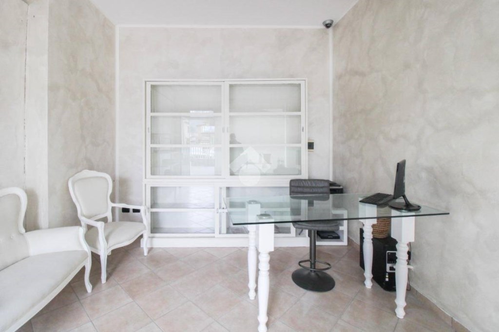 negozio in vendita a Capriolo