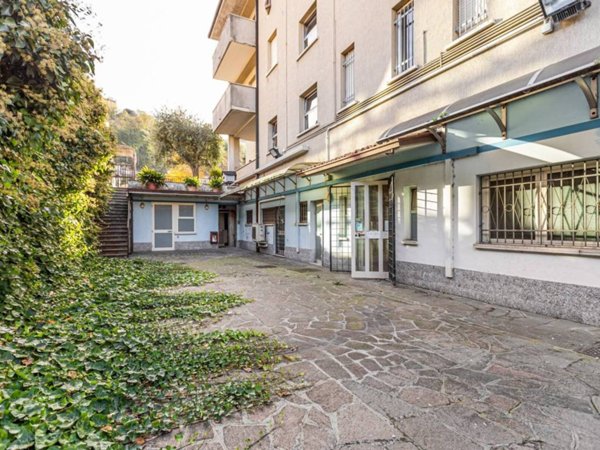 negozio in vendita a Capriolo