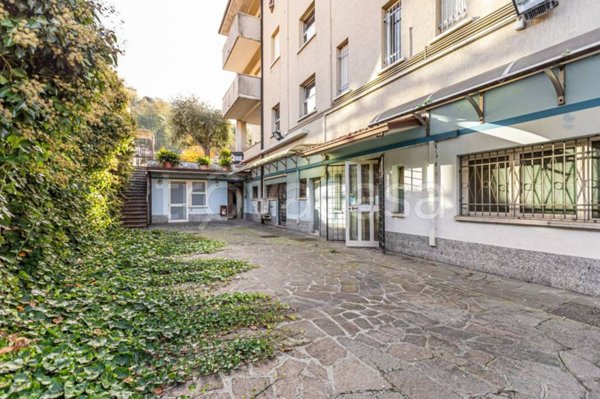 negozio in vendita a Capriolo