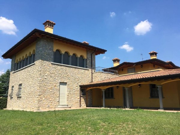 villa in vendita a Capriolo