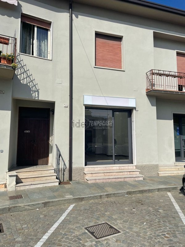 negozio in vendita a Capriolo