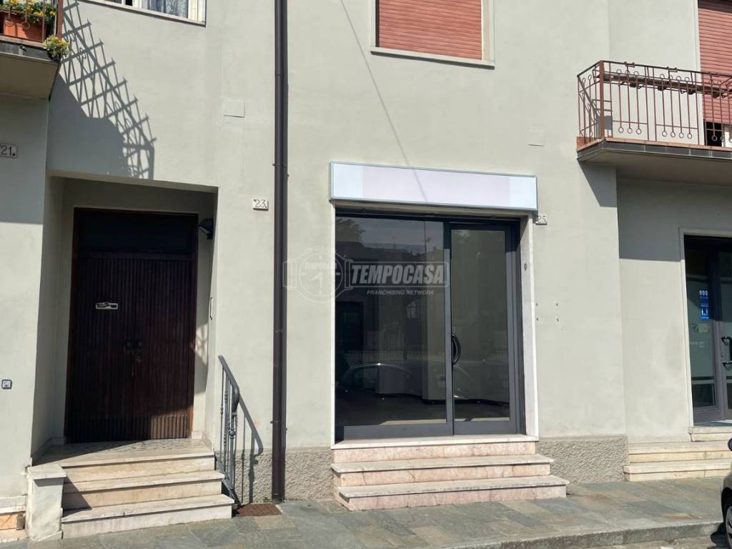 negozio in vendita a Capriolo