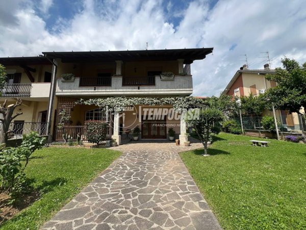 casa indipendente in vendita a Capriolo