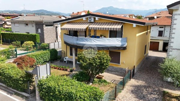 casa indipendente in vendita a Capriolo