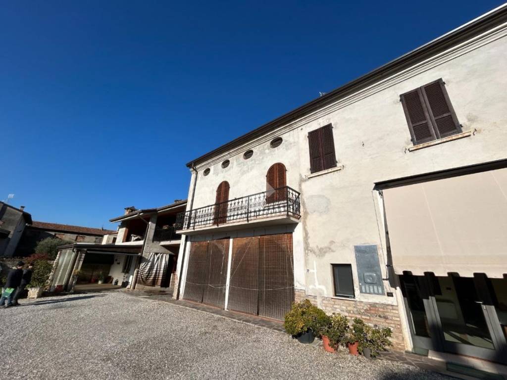 casa semindipendente in vendita a Carpenedolo in zona Livelli
