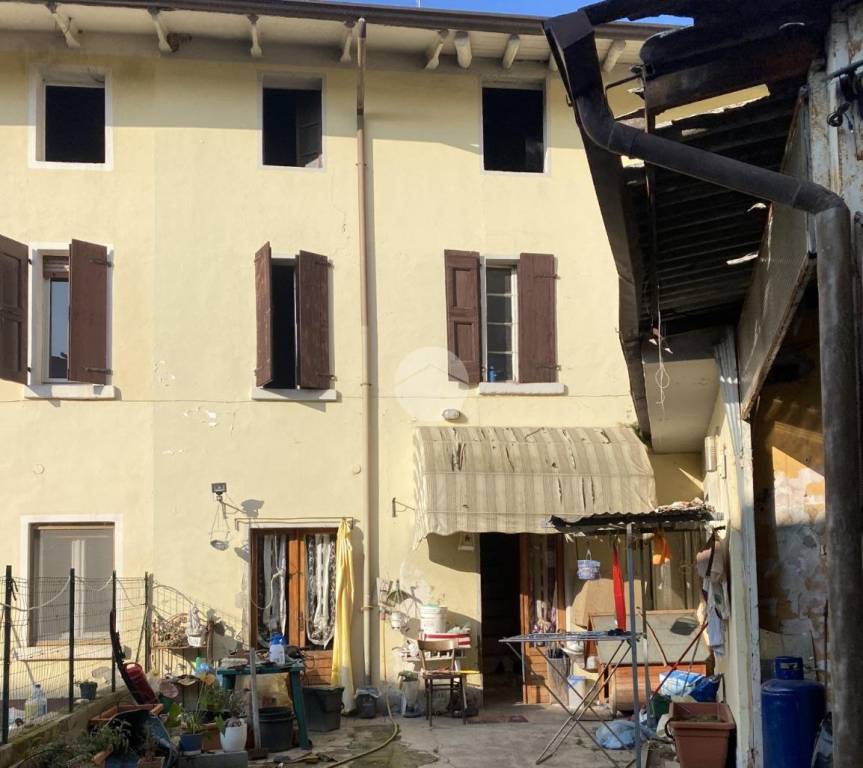 casa indipendente in vendita a Carpenedolo in zona Livelli