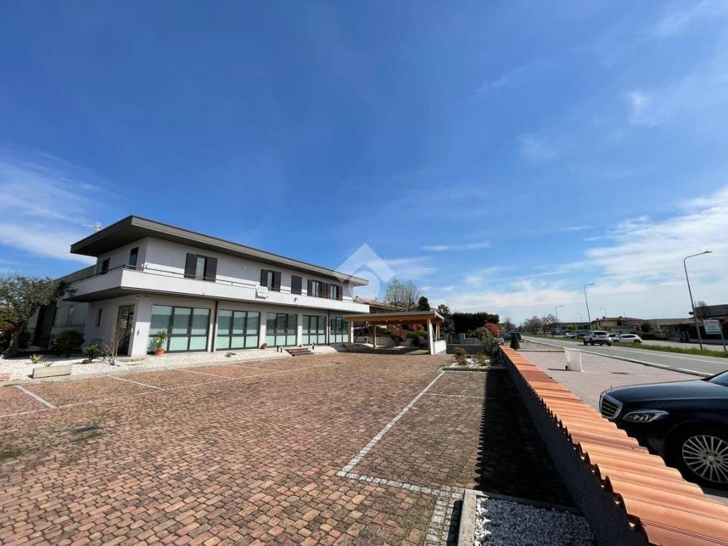 locale commerciale in vendita a Carpenedolo