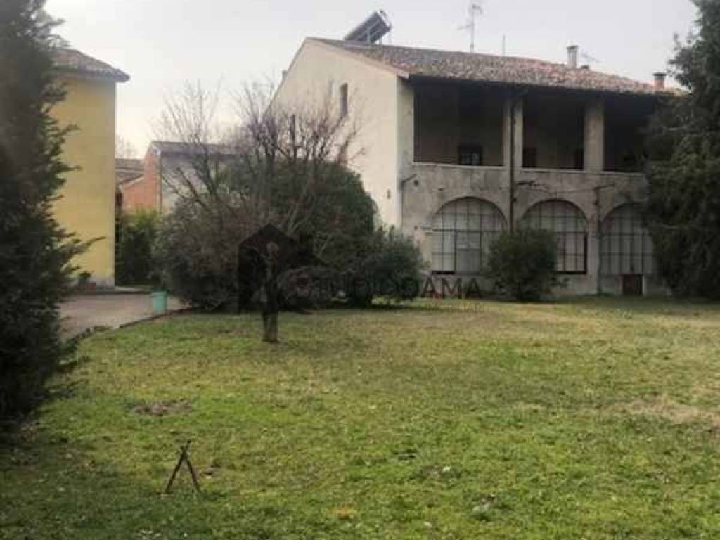 casa indipendente in vendita a Carpenedolo