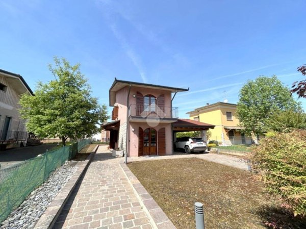 casa indipendente in vendita a Carpenedolo in zona Livelli