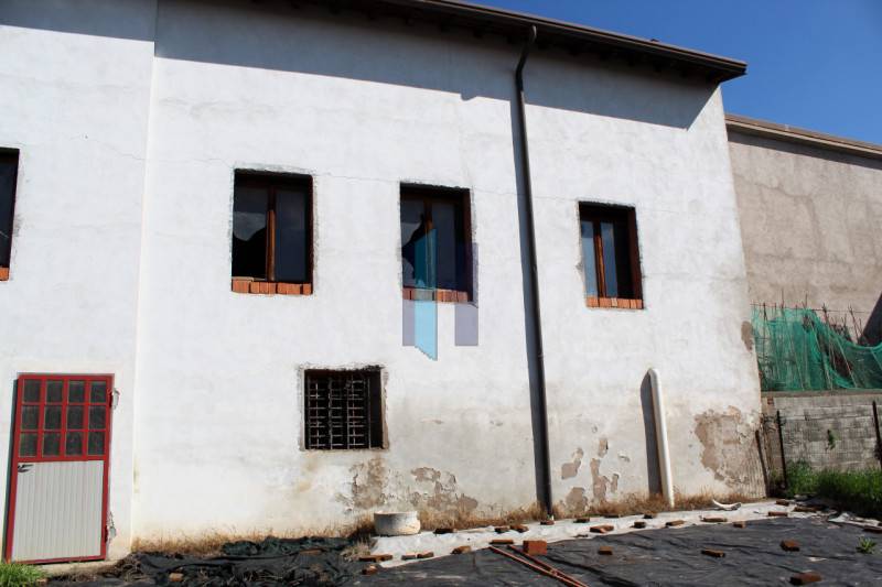 casale in vendita a Carpenedolo in zona Livelli