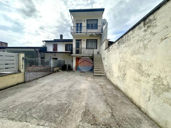 casa indipendente in vendita a Carpenedolo in zona Livelli