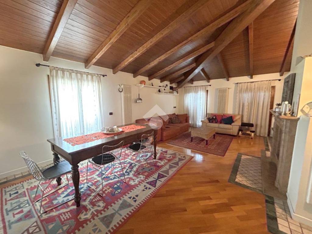 casa indipendente in vendita a Carpenedolo in zona Livelli