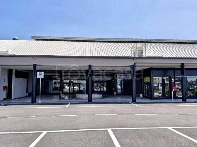 negozio in vendita a Carpenedolo in zona Livelli