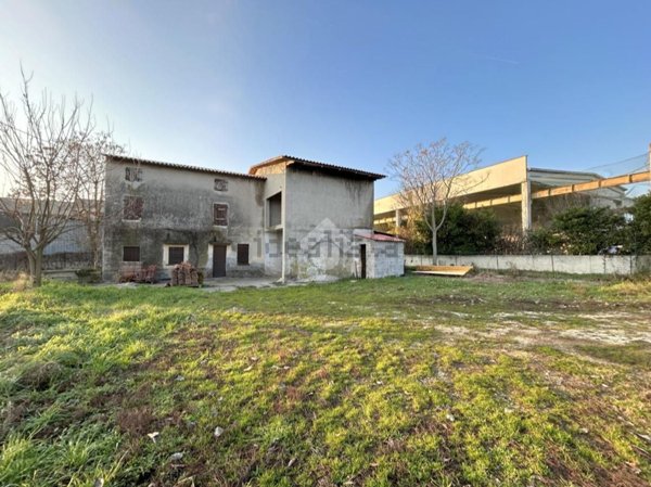 casa indipendente in vendita a Carpenedolo in zona Livelli