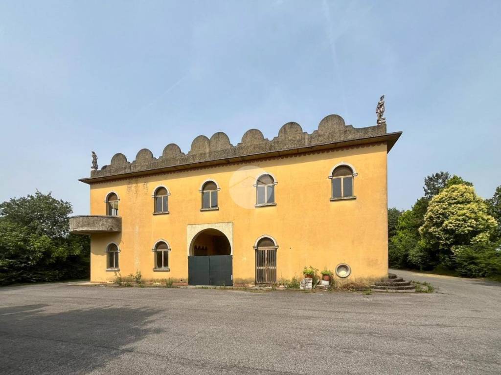 locale commerciale in vendita a Carpenedolo